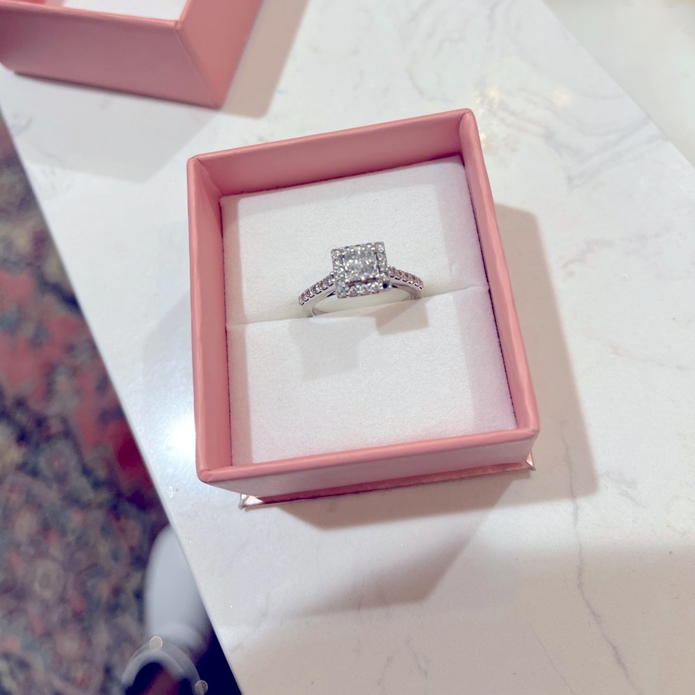 Princess cut diamond ring Sz 7.5